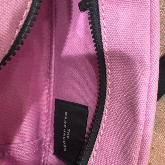 Marc Jacobs Vibrant Pink Camera Bag - Picture 4 of 5